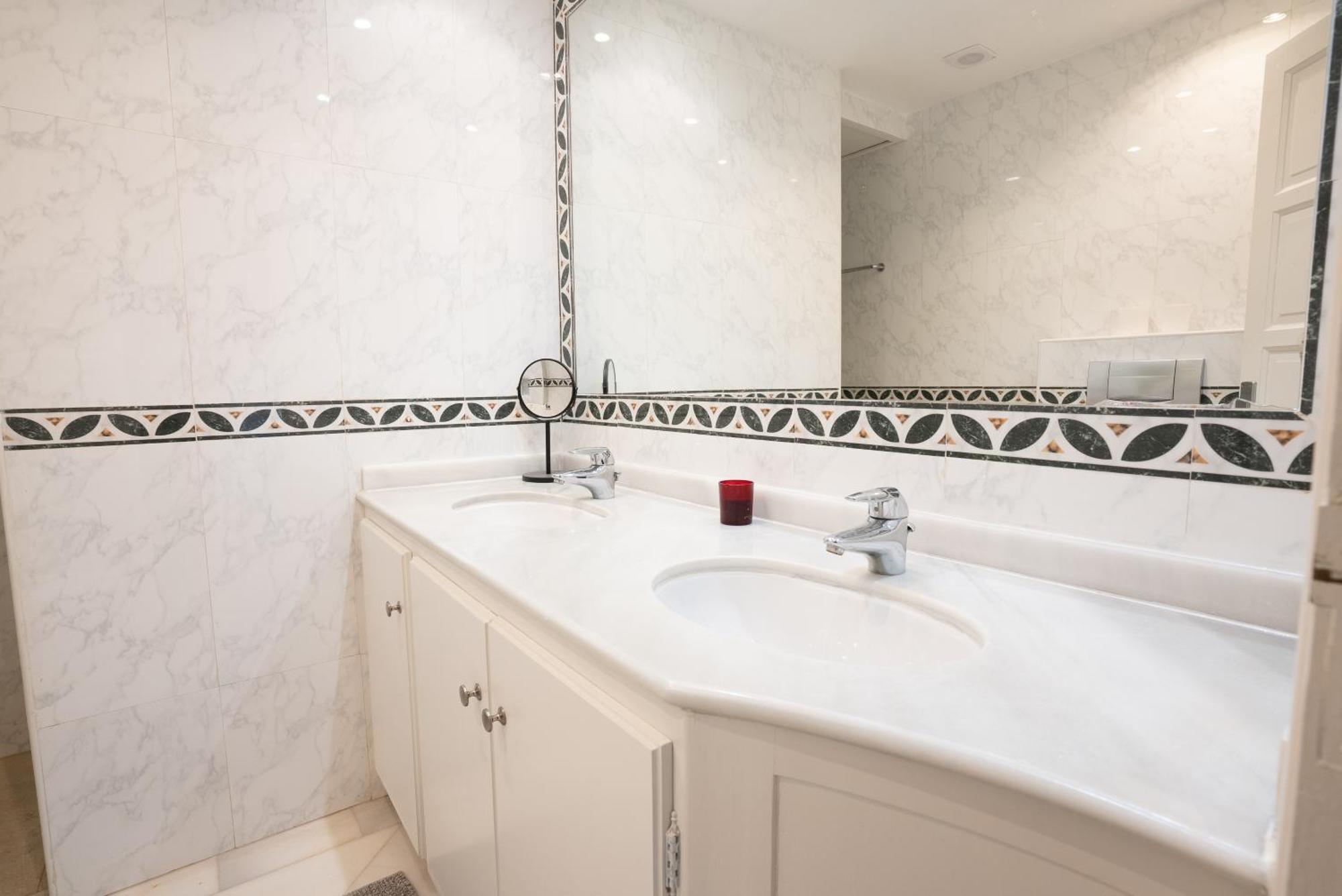 Lägenhet First Sea Line Puerto Banus 2 Bedrooms In A Private Residential Complex